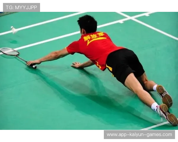 羽毛球飞身扑救滑出五米，书写你运动的传奇瞬间