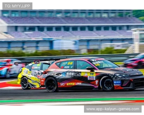 赛车车手之间的心理对决同样残酷