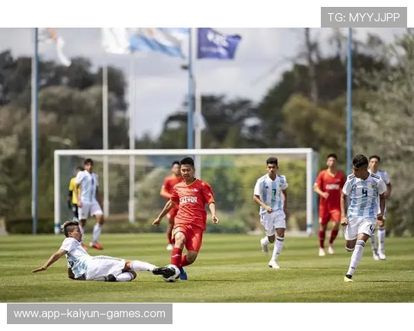 中国足球青少年训练中个性化辅导与群体训练结合，中国足球青少年培养