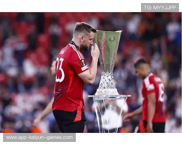 曼联期待全员爆发,力争欧冠四强名额 曼联期待全员爆发,力争欧冠四强名额